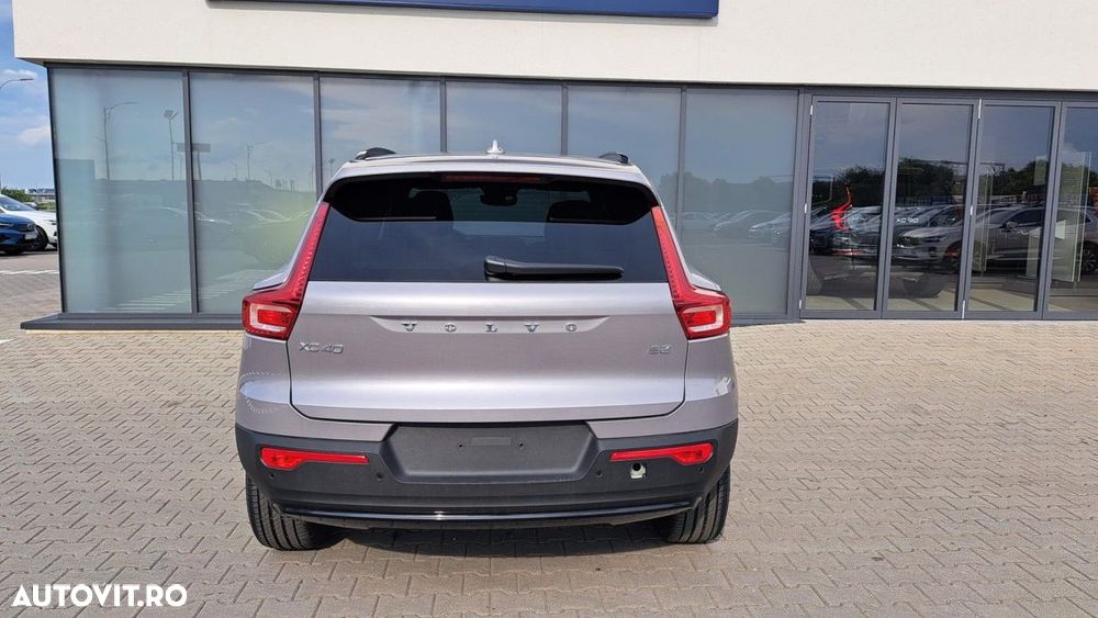 Volvo XC 40 B3 AT FWD MHEV Plus Dark - 19