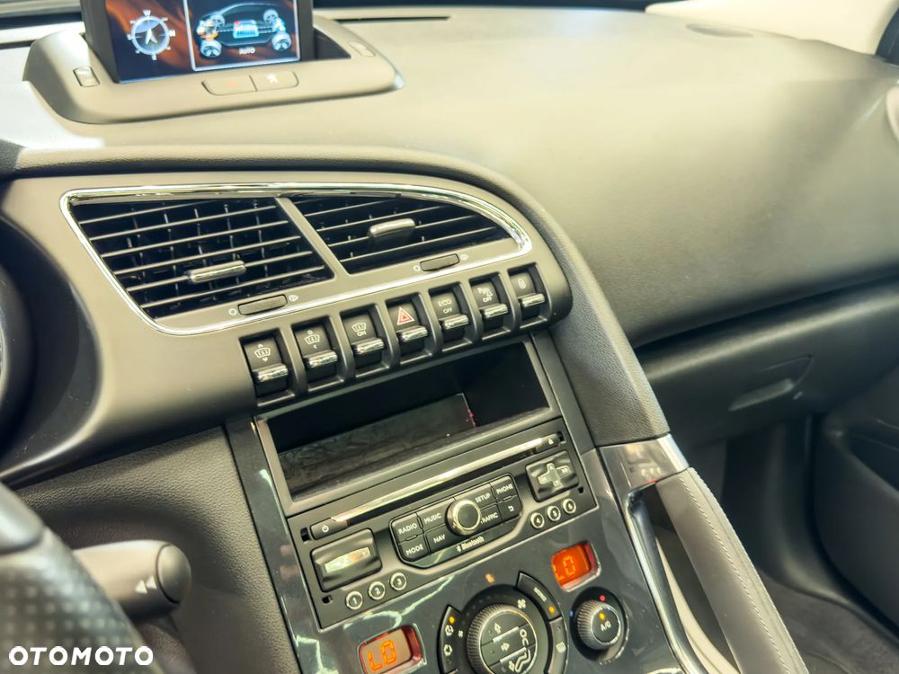 Peugeot 3008 Hybrid4 - 27