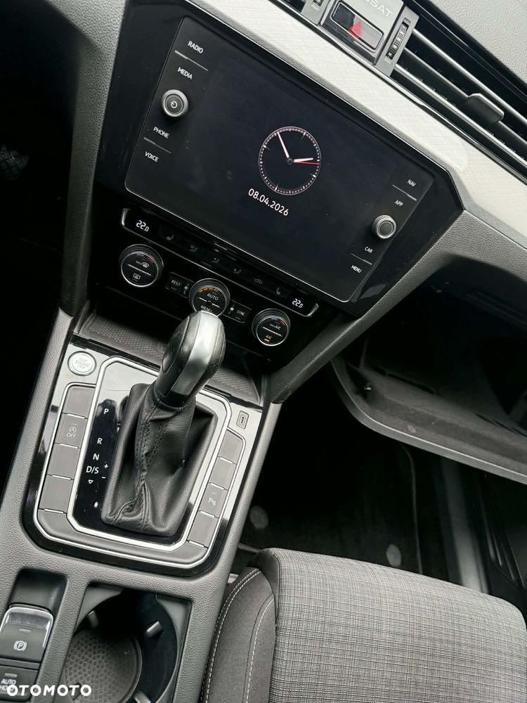 Volkswagen Passat - 10