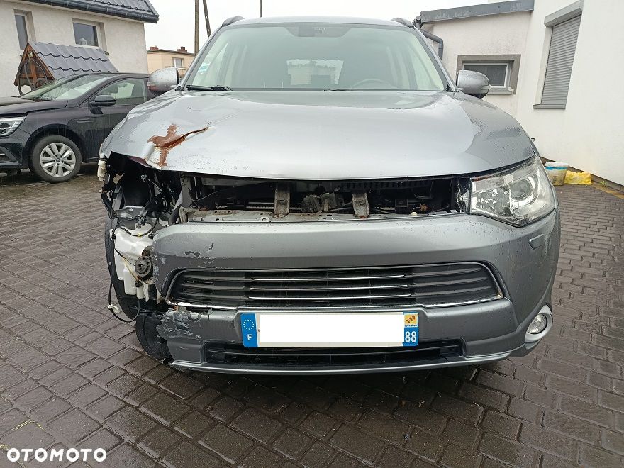 Mitsubishi Outlander - 8
