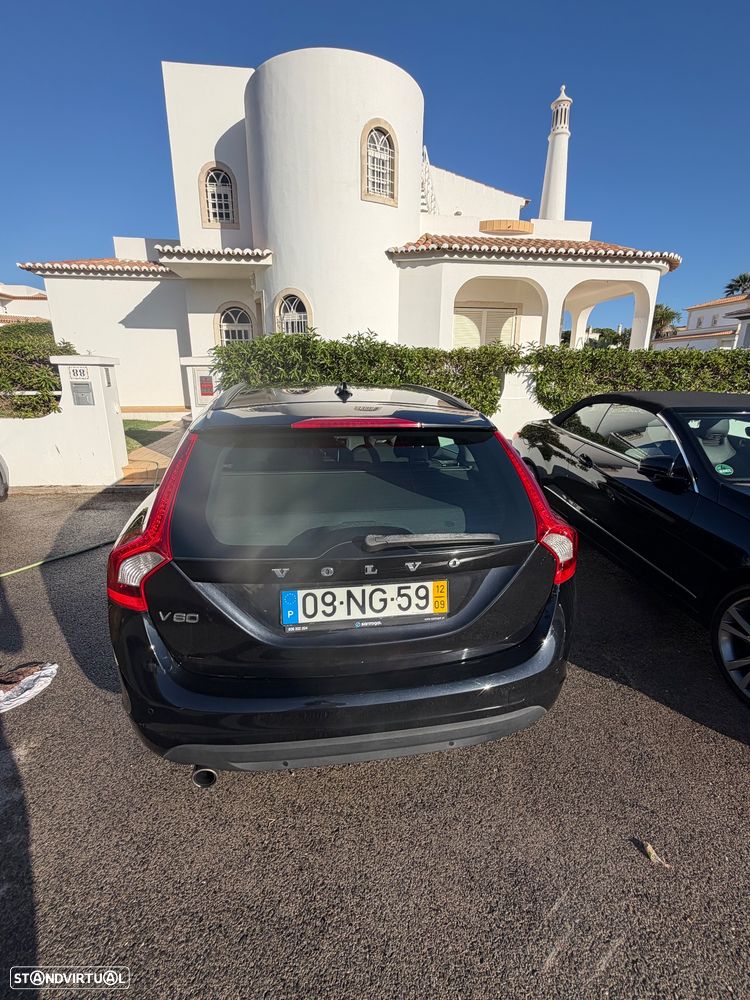 Volvo V60 2.0 D3 Momentum Start/Stop - 2