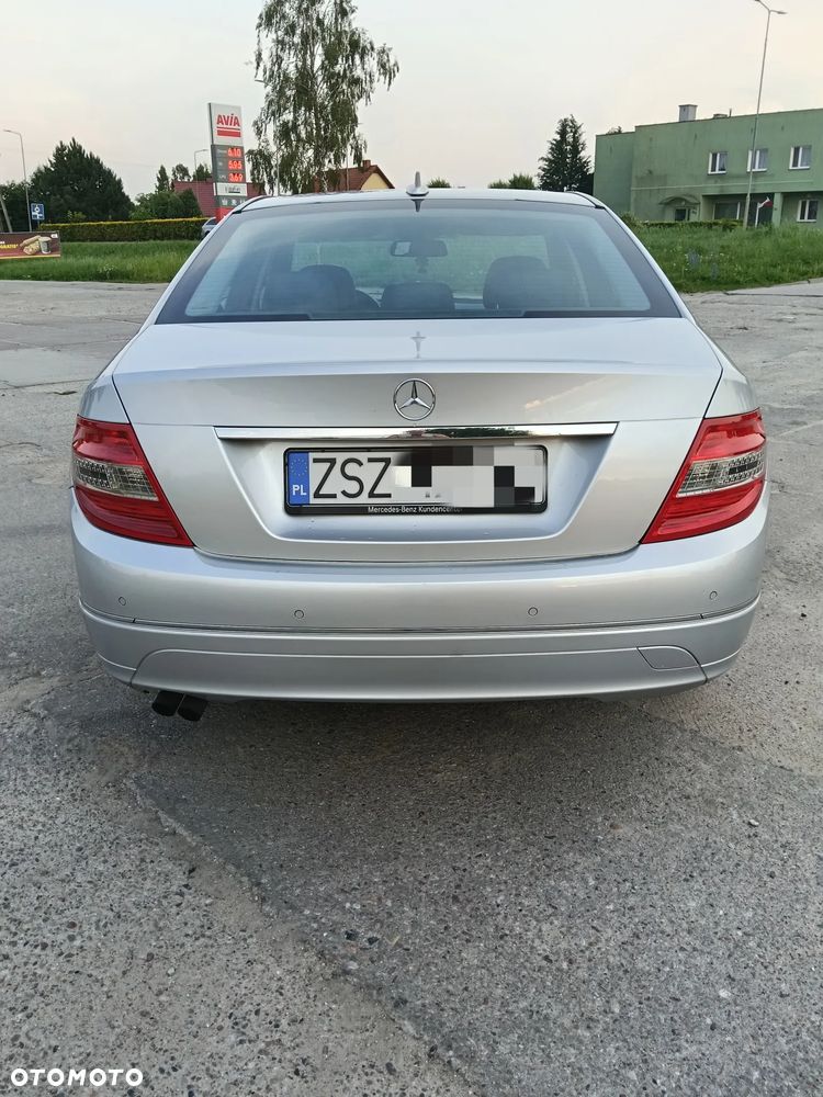 Mercedes-Benz Klasa C 180 CGI Automatik BlueEFFICIENCY Avantgarde - 4