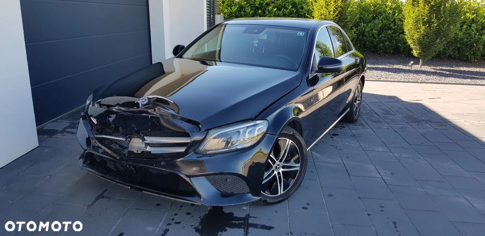 Mercedes-Benz Klasa C 200 d 9G-TRONIC Night Edition - 3