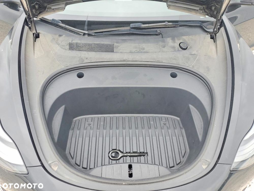 Tesla Model 3 Long Range AWD - 11