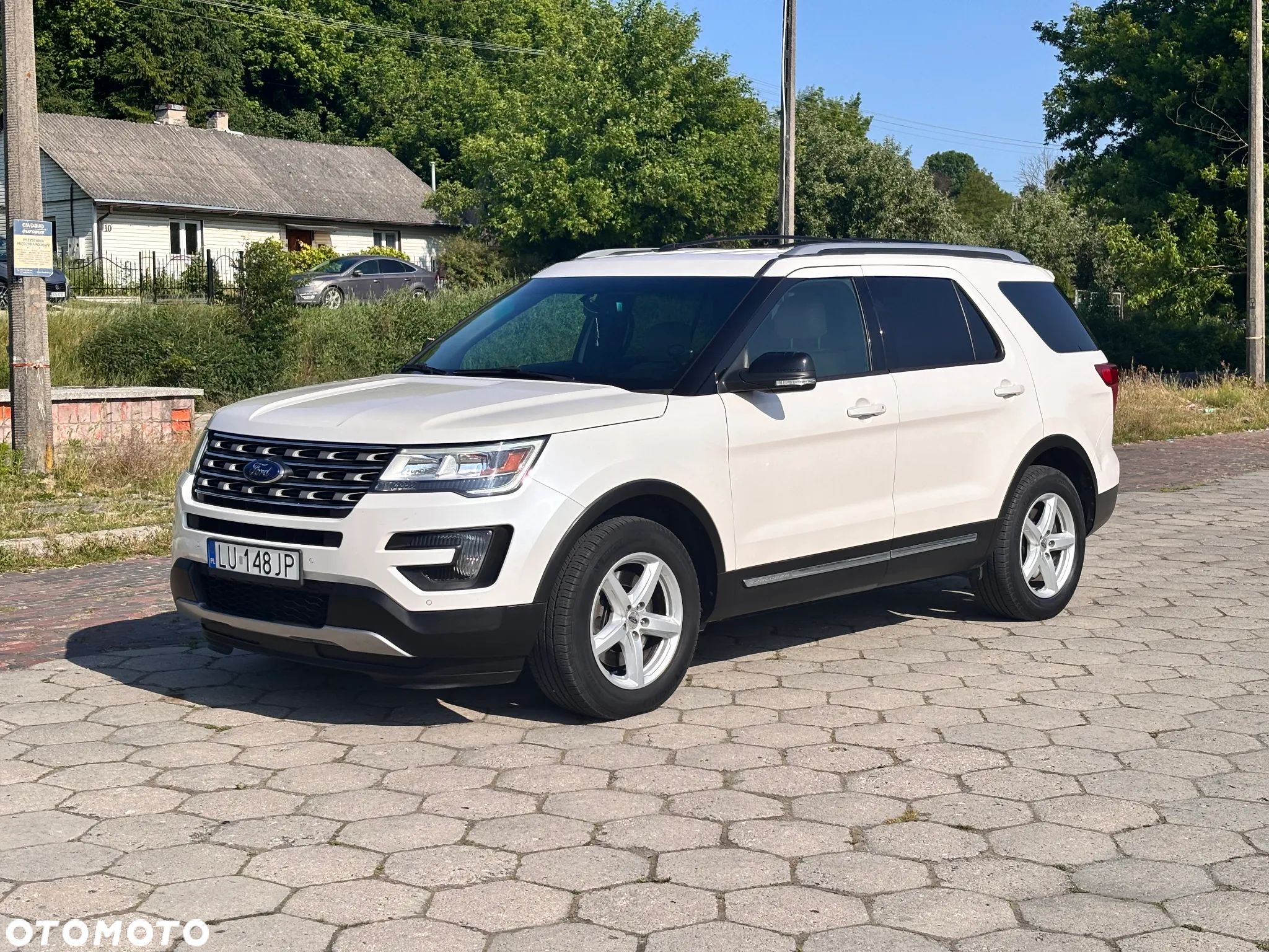 Ford Explorer - 1