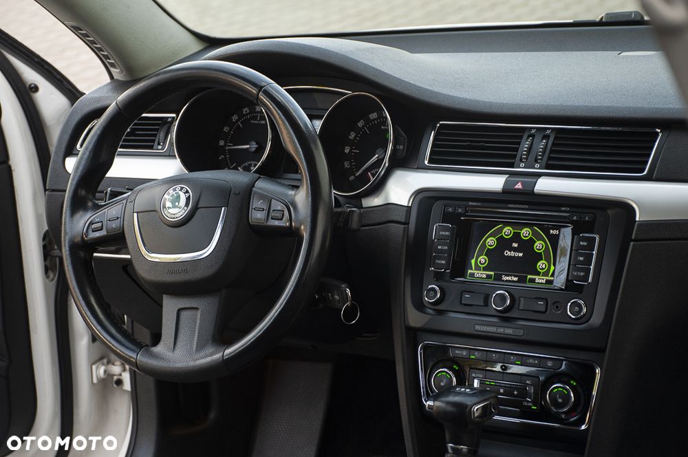 Skoda Superb 2.0 TDI DSG Ambition - 28