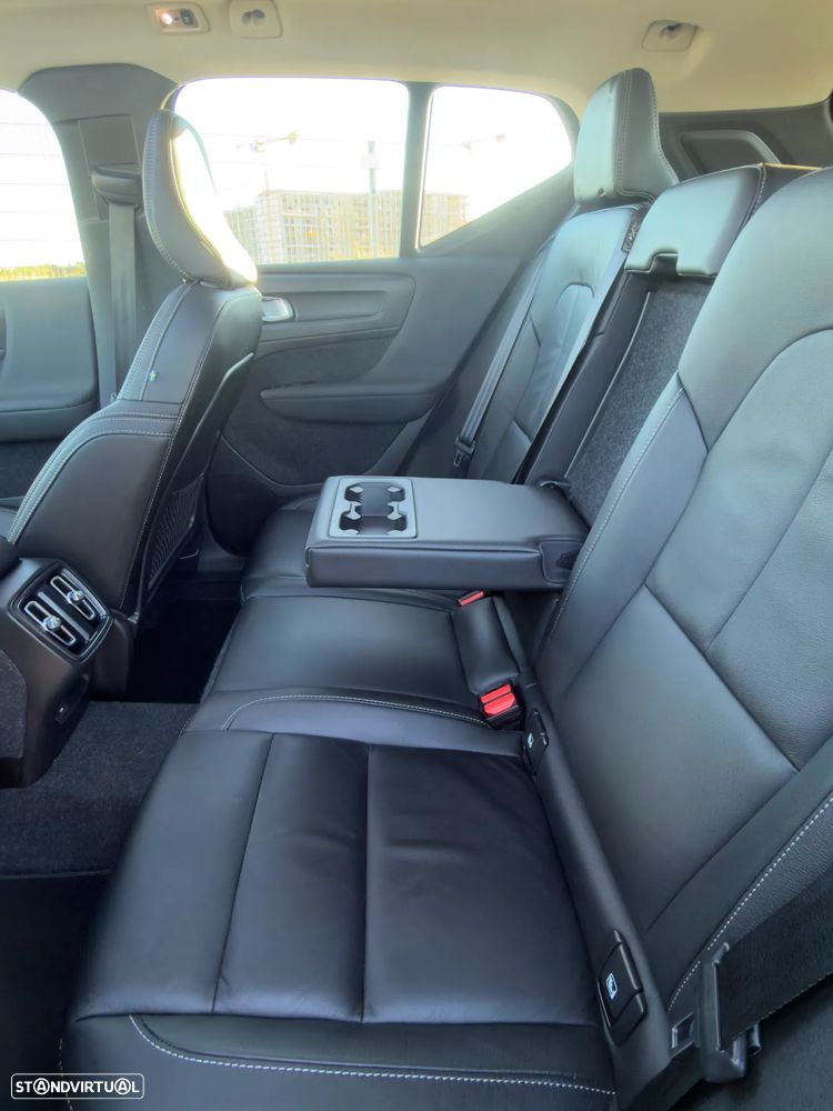 Volvo XC 40 1.5 T3 Momentum Plus - 29