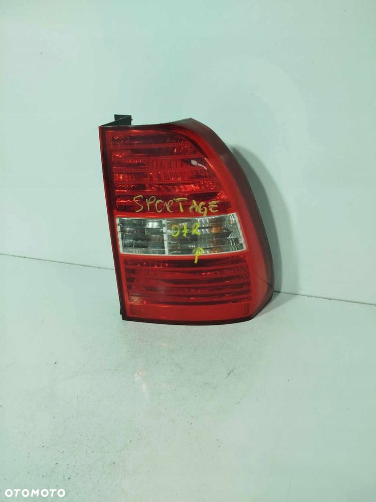 LAMPA PRAWA TYLNA TYŁ KIA SPORTAGE II 04-08 - 1