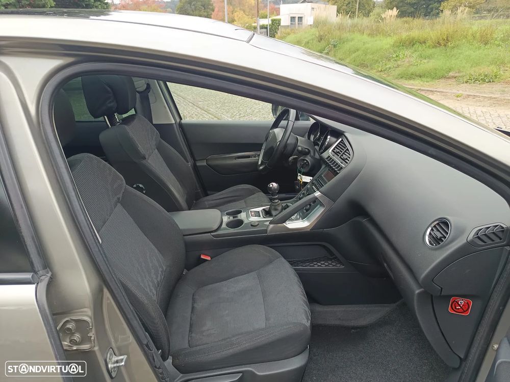 Peugeot 3008 1.6 HDi Premium JLL17 - 28