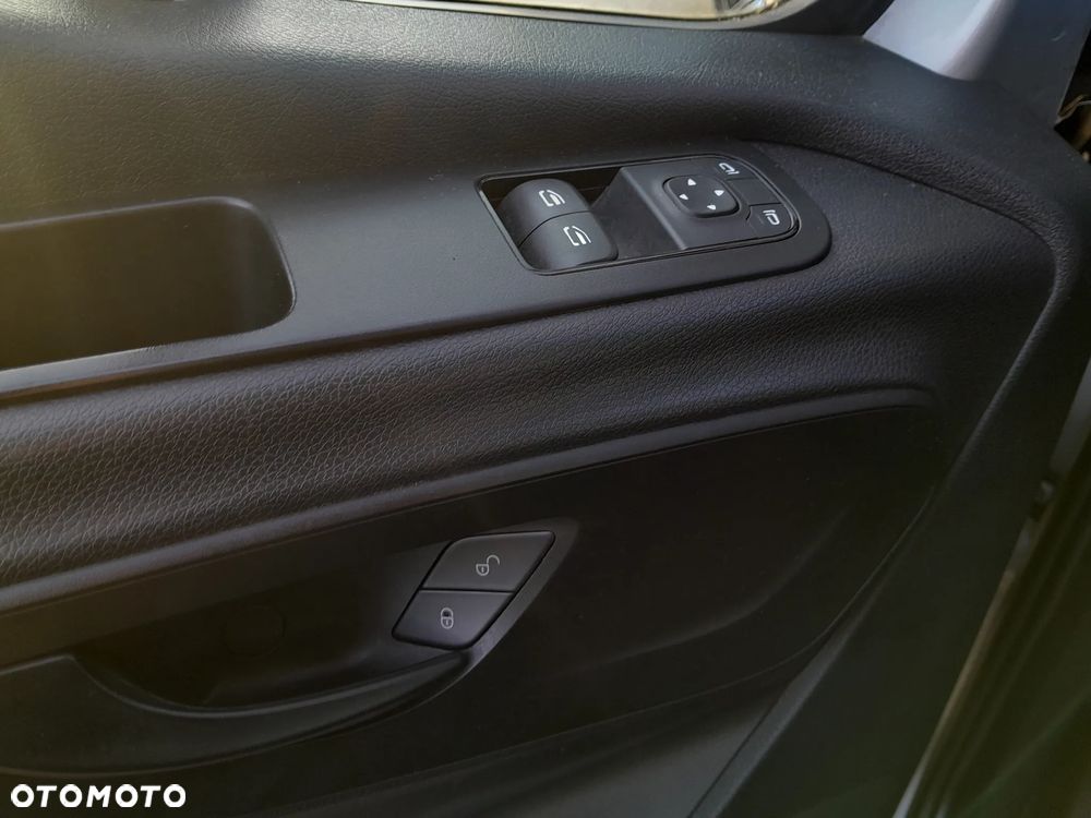 Mercedes-Benz Sprinter - 15