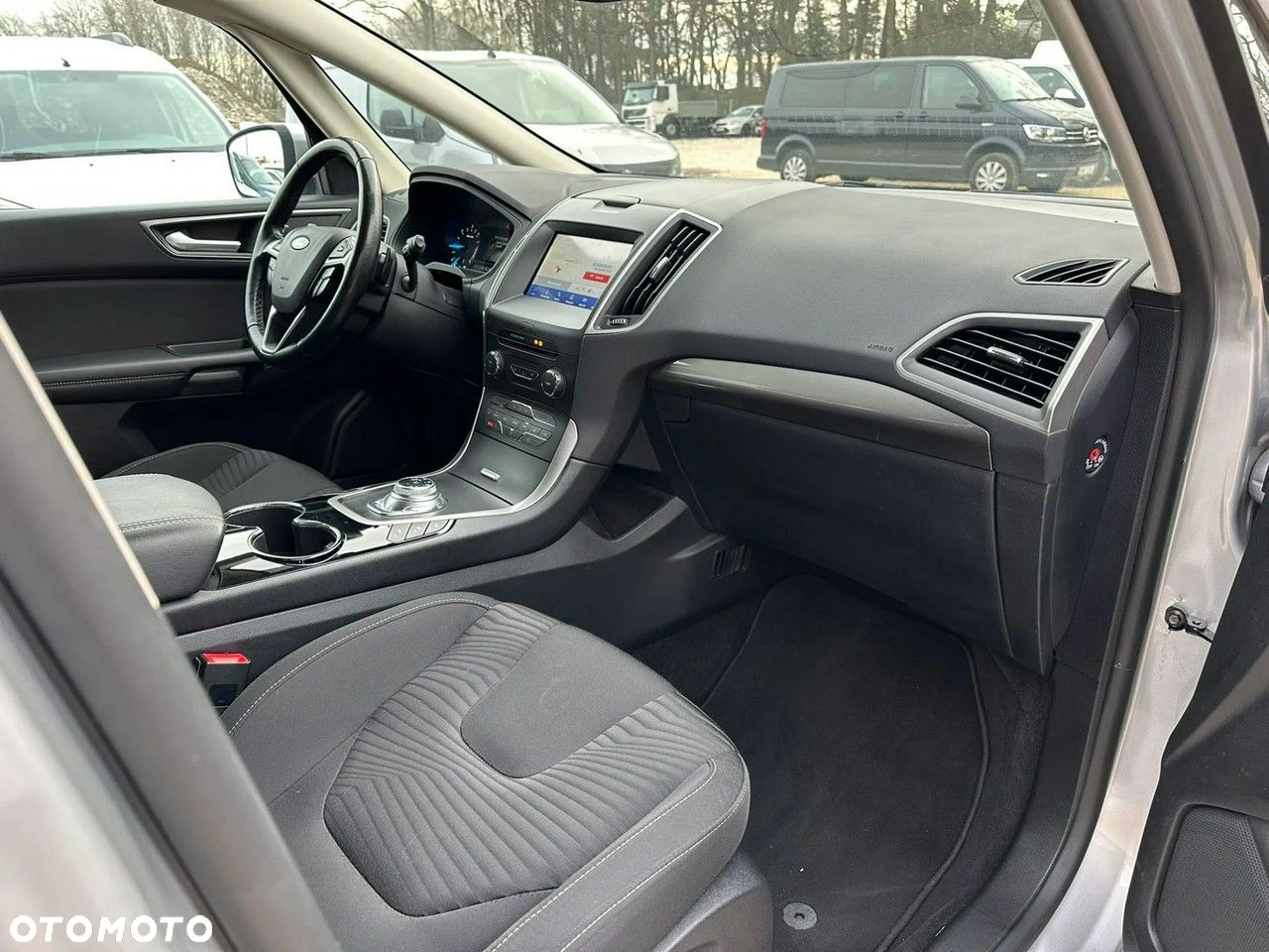 Ford S-Max - 17
