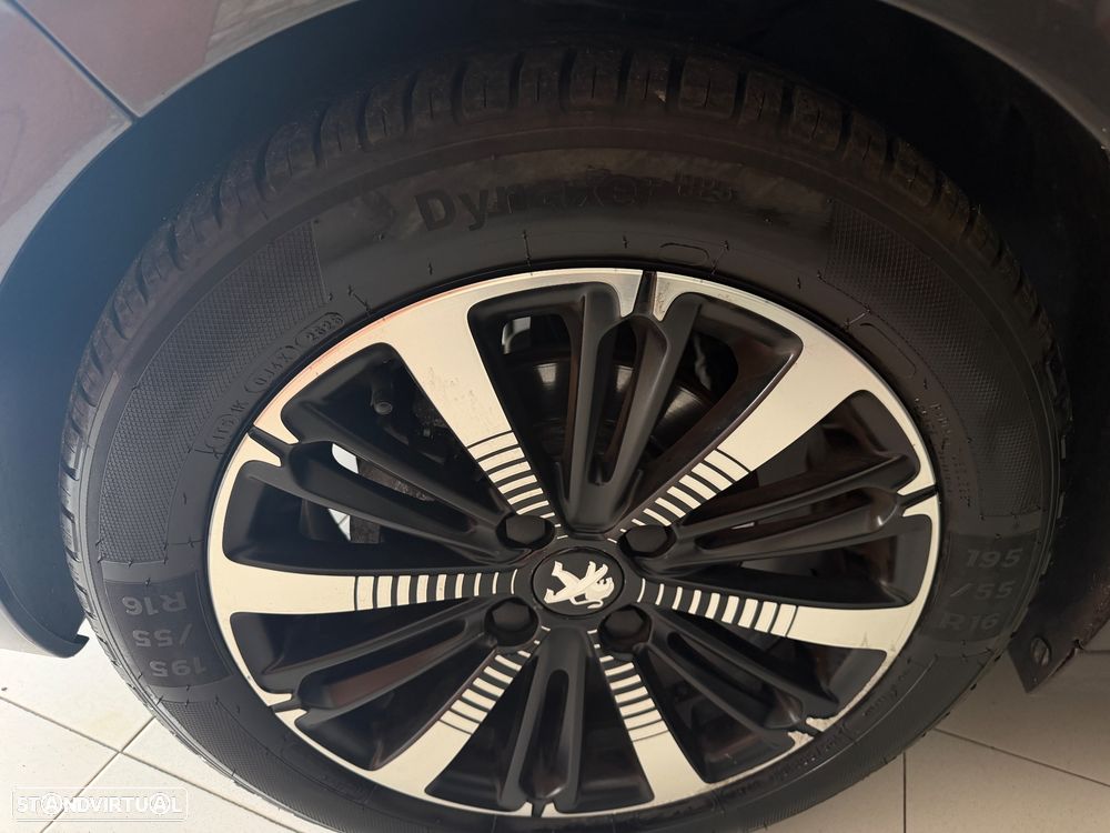 Peugeot 208 BlueHDi 100 Allure - 13