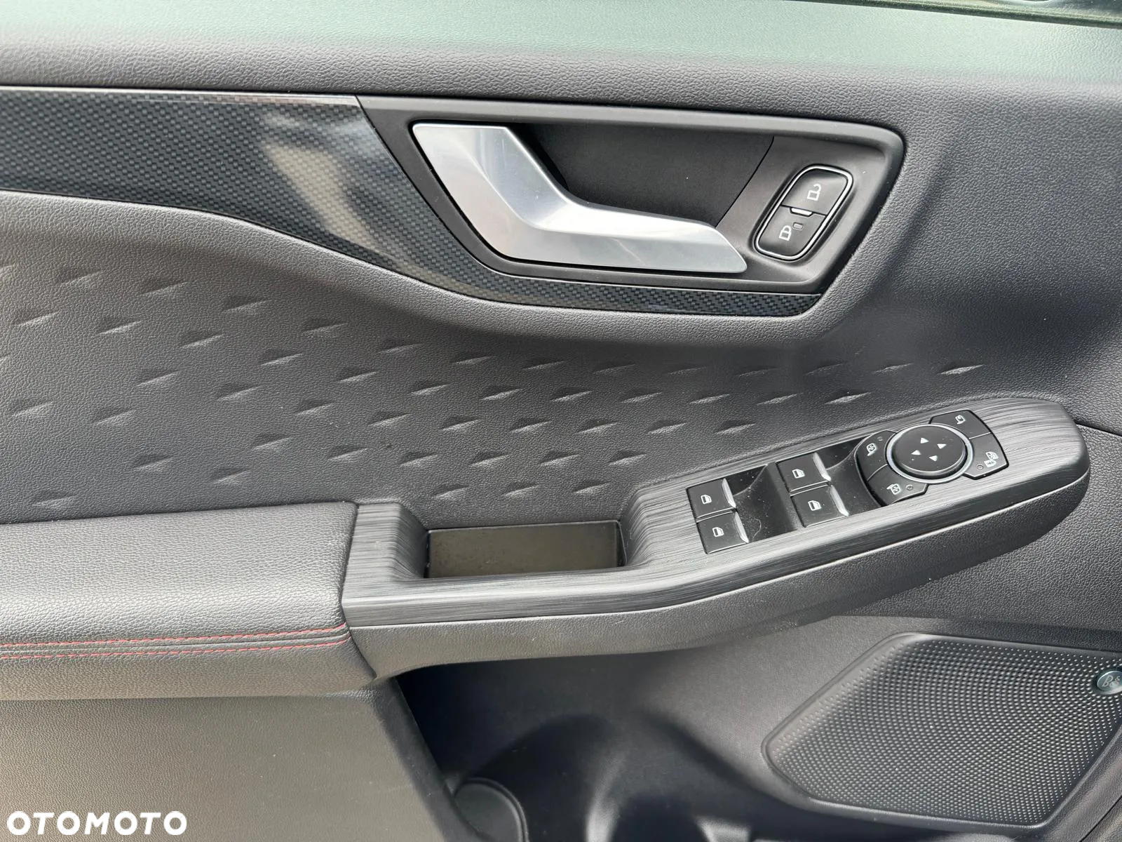 Ford Kuga 2.0 EcoBlue Hybrid ST-LINE - 17