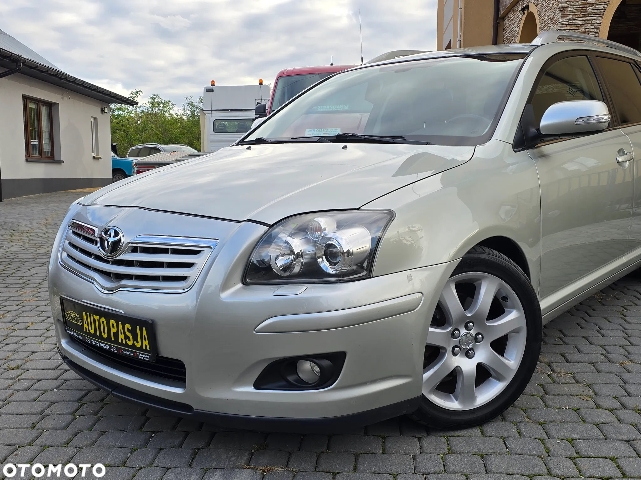Toyota Avensis 2.0 VVT-i Automatik Executive - 2