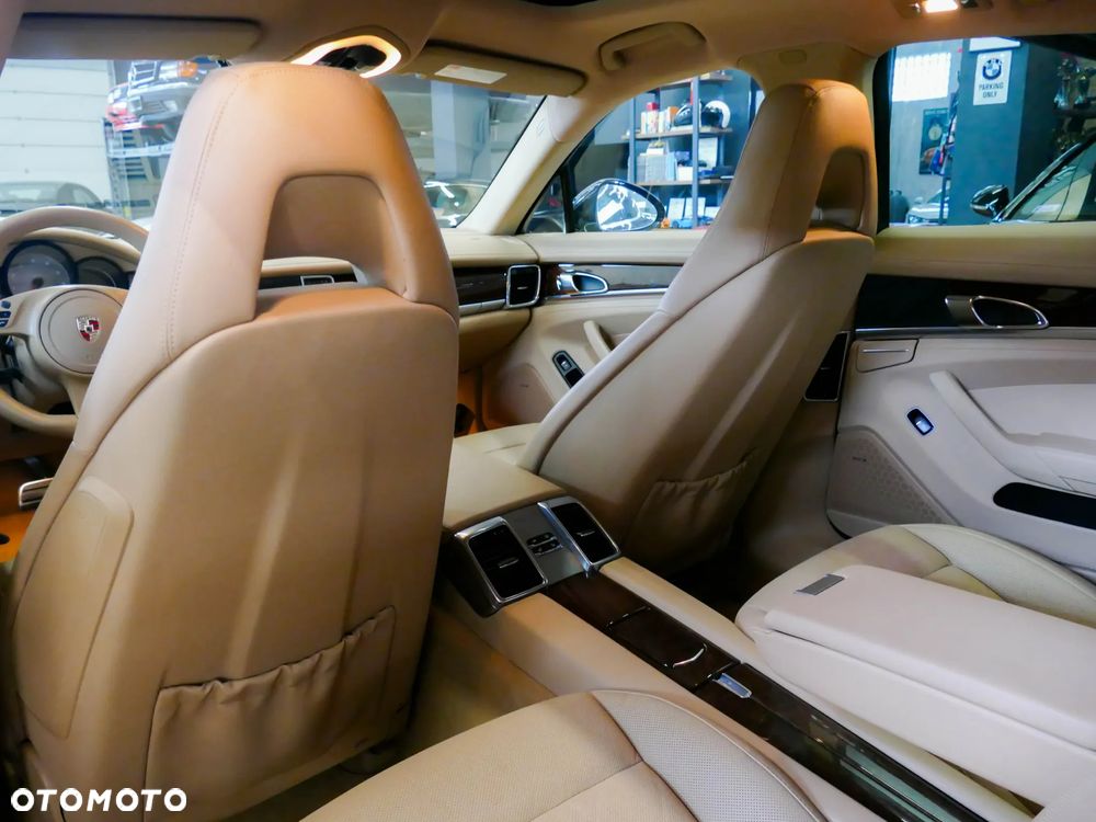 Porsche Panamera 4S PDK - 17