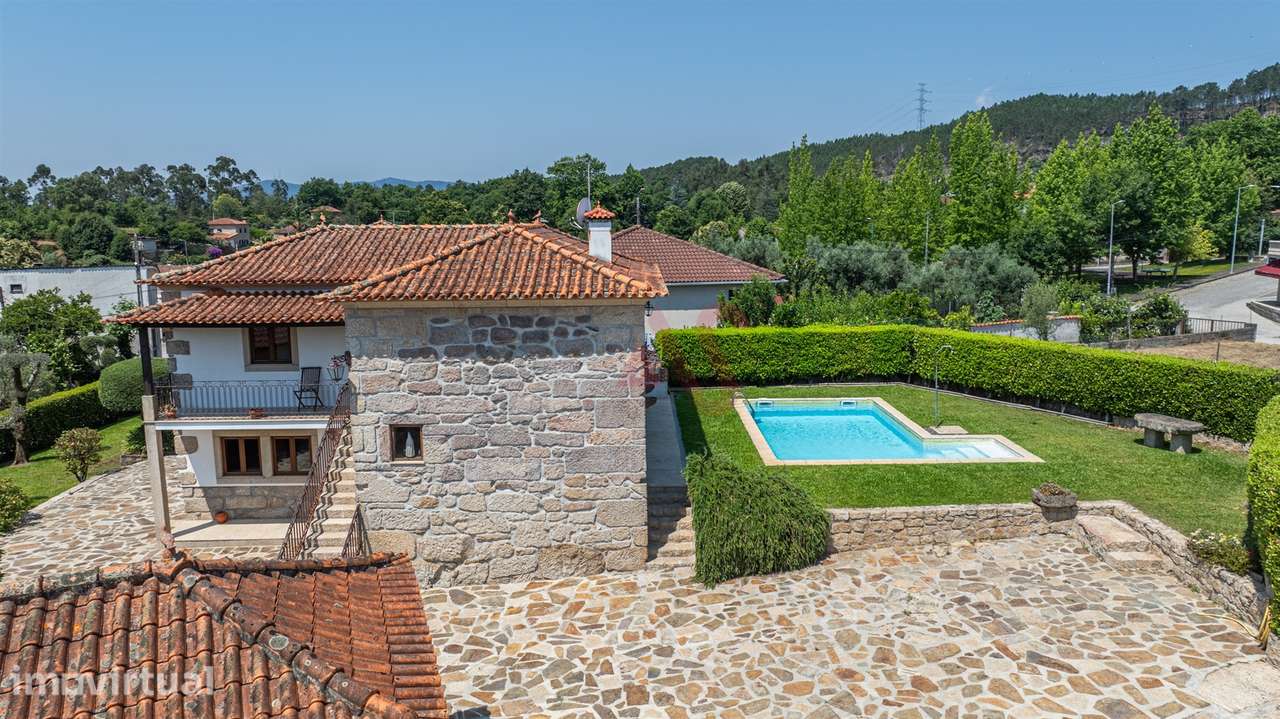 Casa do Loureiro em Paradança, Mondim de Basto - Grande imagem: 3/33