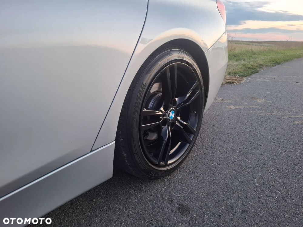BMW Seria 3 320d Sport Line - 23
