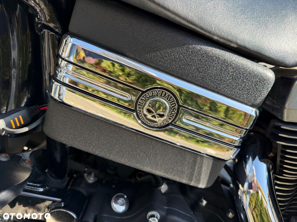 Harley-Davidson Dyna Street Bob - 13