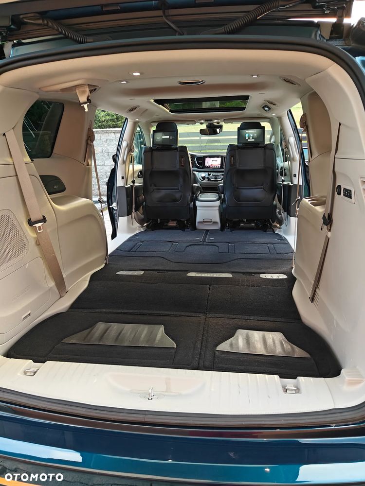 Chrysler Pacifica - 38