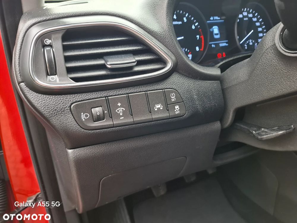 Hyundai i30 1.4 Premiere Comfort - 14