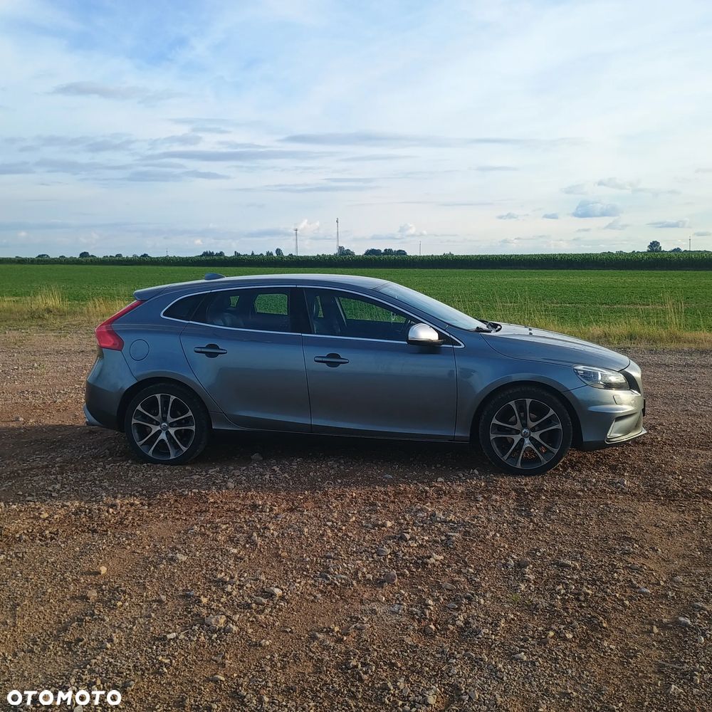 Volvo V40 D2 Drive-E R-Design Kinetic - 3