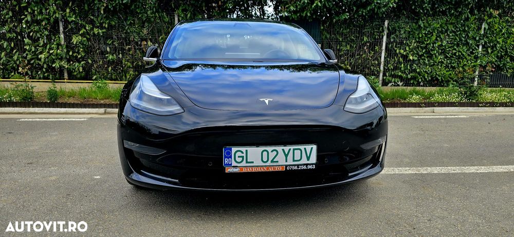 Tesla Model 3 - 2