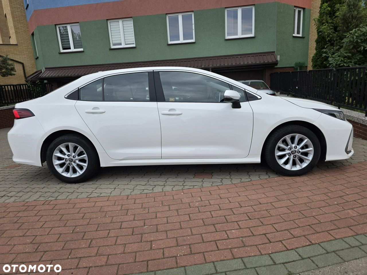 Toyota Corolla - 12