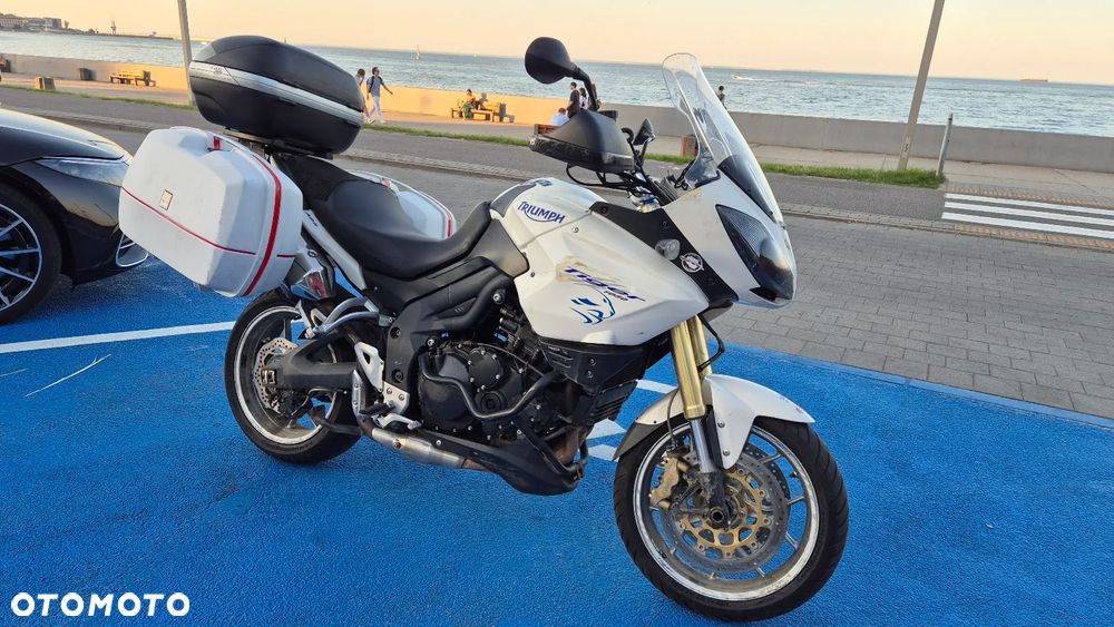 Triumph Tiger - 1