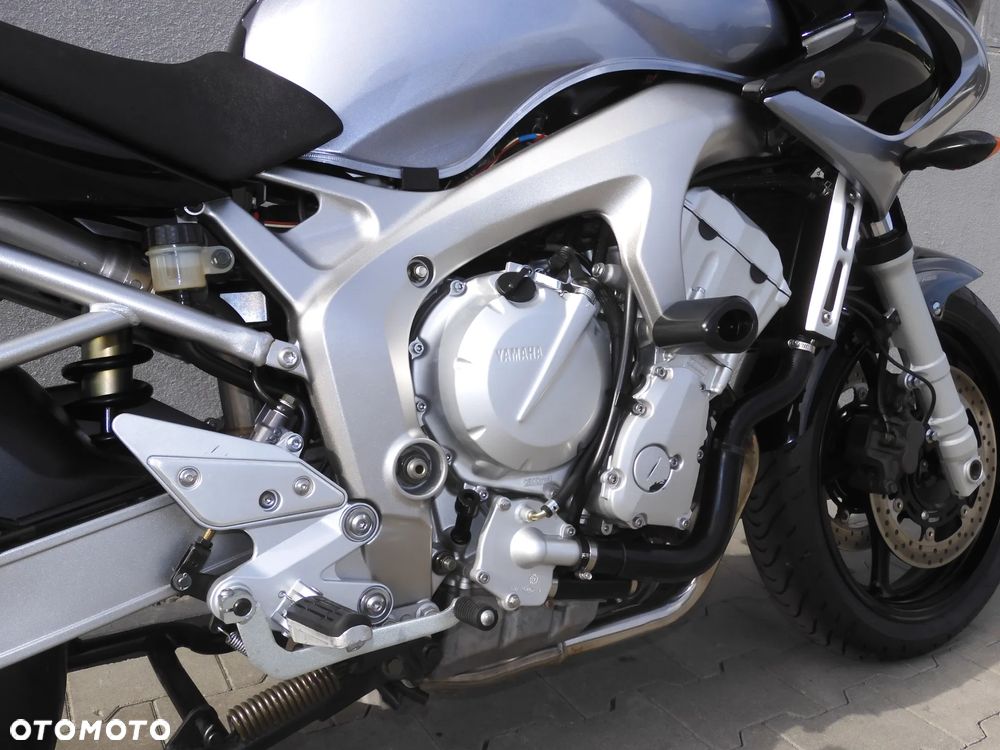 Yamaha FZ6 - 16