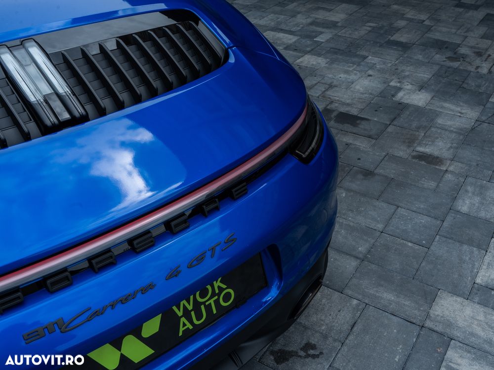 Porsche 911 4 GTS PDK - 17