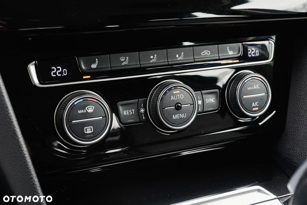 Volkswagen Passat - 21