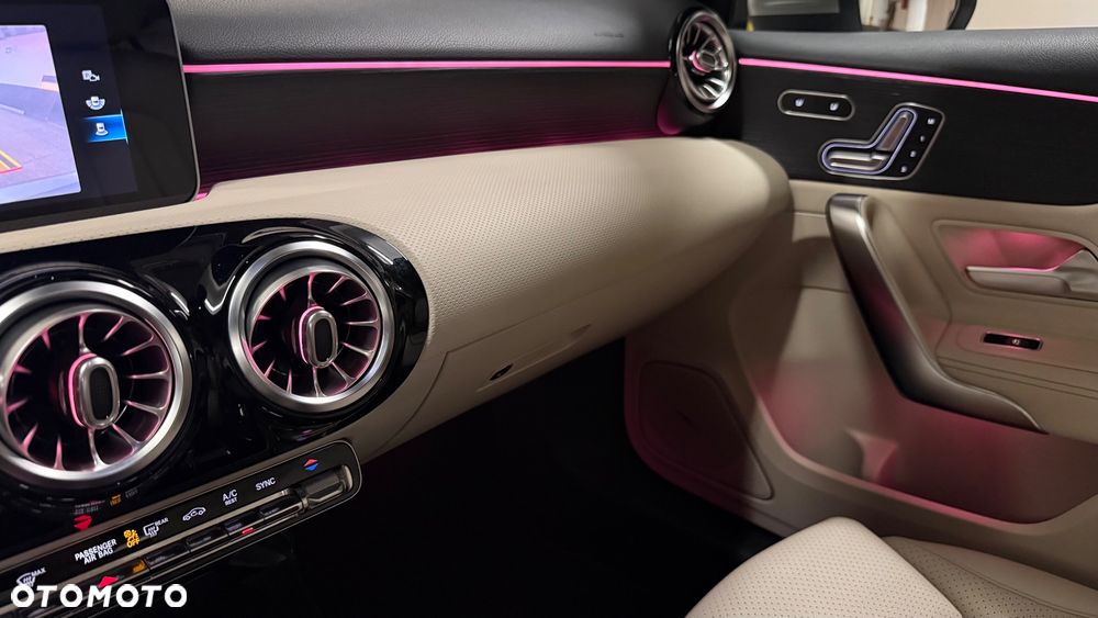 Mercedes-Benz Klasa A 220 4-Matic 7G-DCT - 25