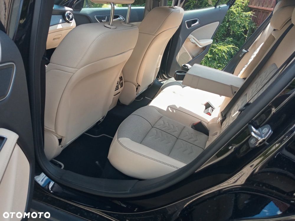 Mercedes-Benz GLA 220 4-Matic - 17
