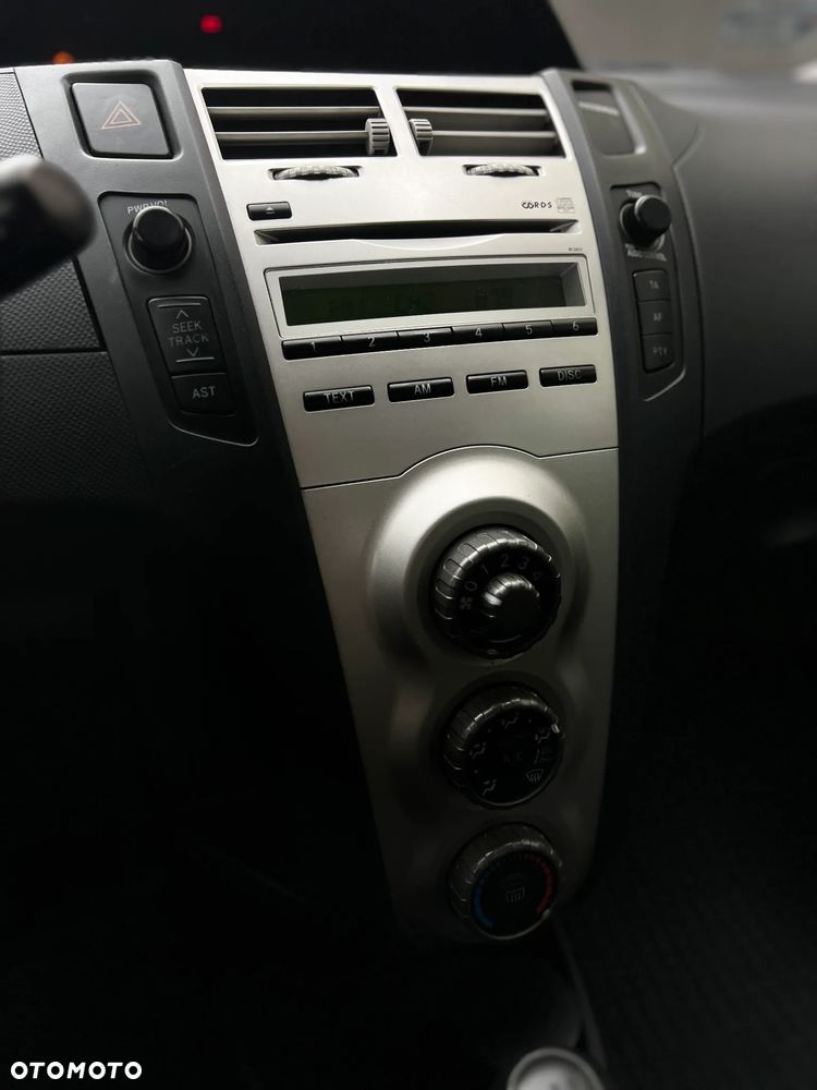Toyota Yaris - 18