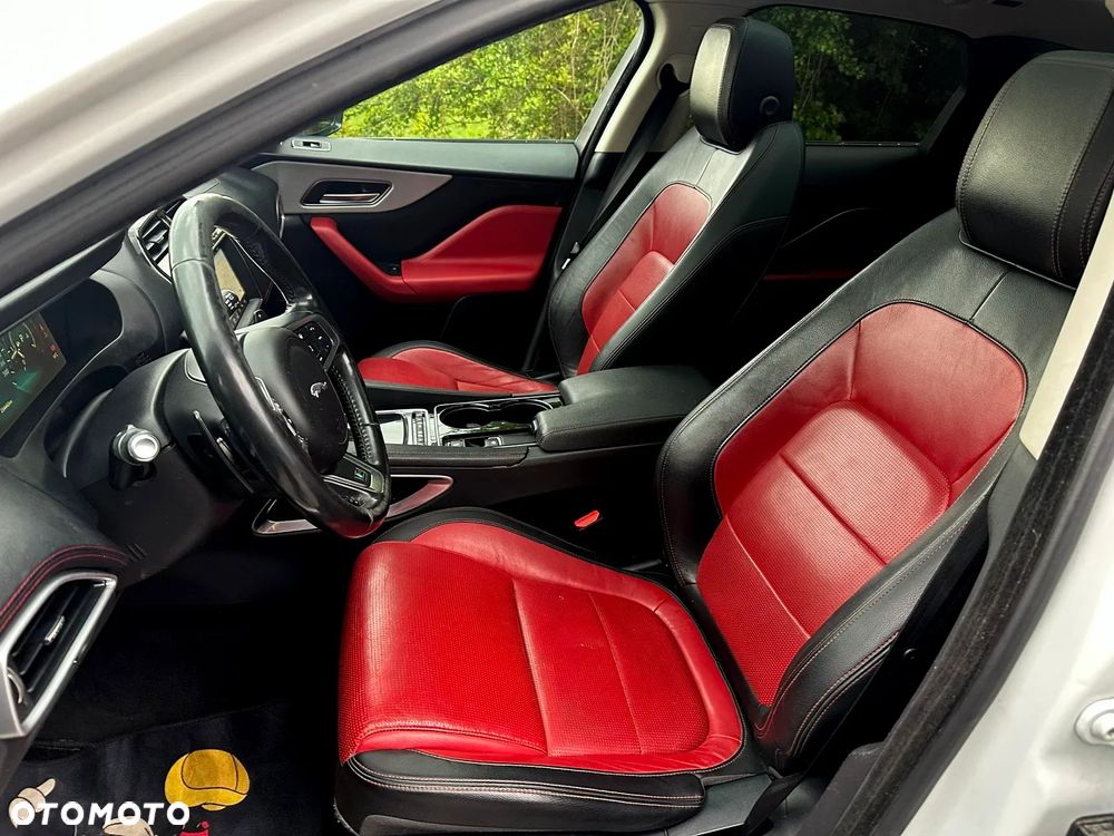 Jaguar F-Pace 2.0 i4D AWD R-Sport - 12