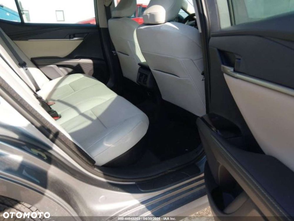 Toyota Camry - 14