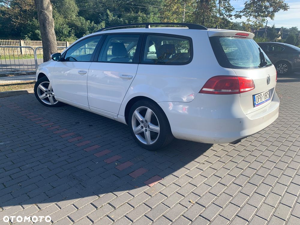 Volkswagen Passat 1.6 TDI DPF BlueMot Comfortline - 3