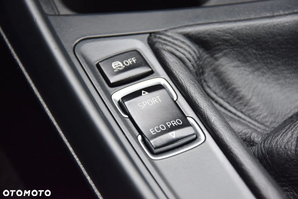 BMW Seria 1 120d xDrive BluePerformance Sport Line - 31