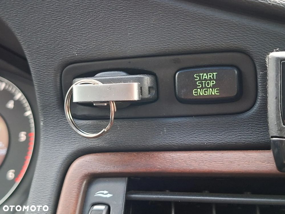 Volvo V70 D5 AWD Summum - 19