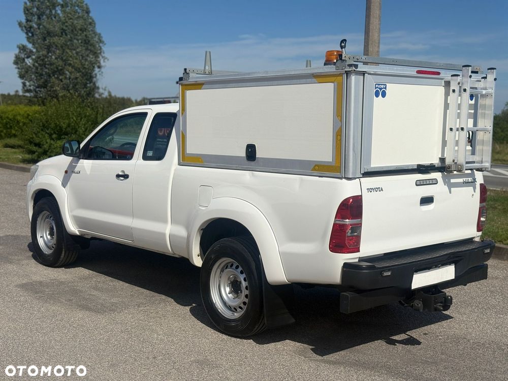 Toyota Hilux - 3