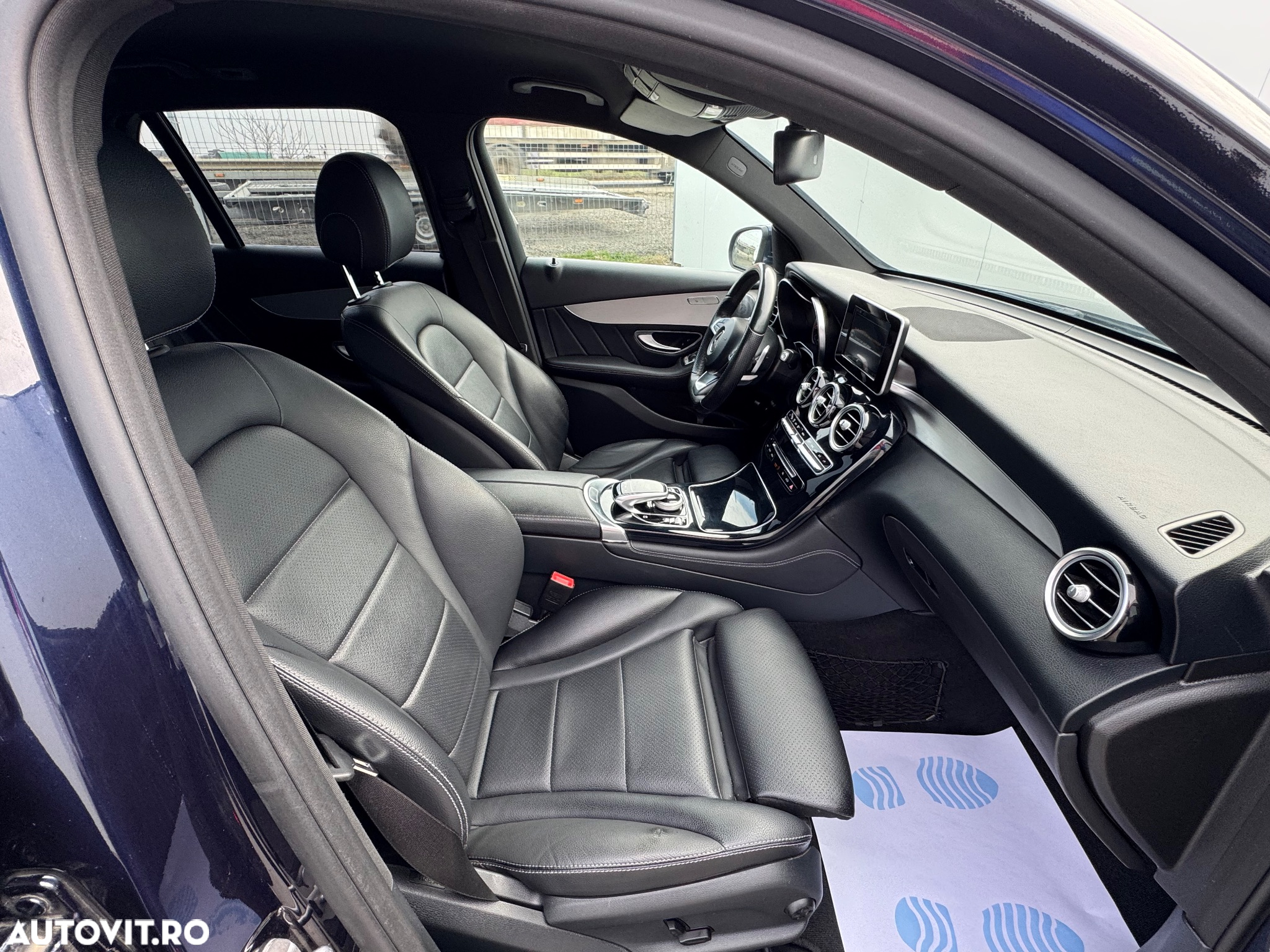 Mercedes-Benz GLC 220 d 4Matic 9G-TRONIC AMG Line - 10