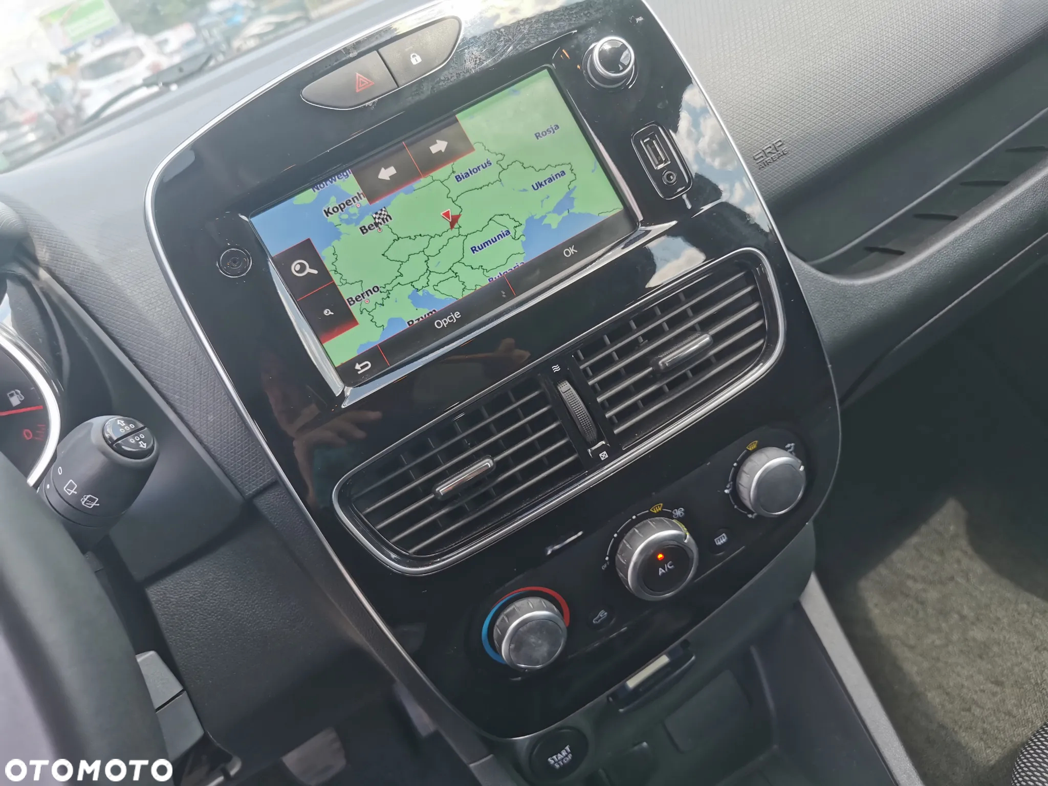 Renault Clio - 11