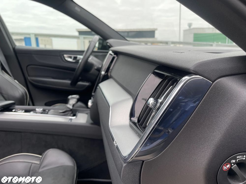 Volvo XC 60 T4 Geartronic RDesign - 30