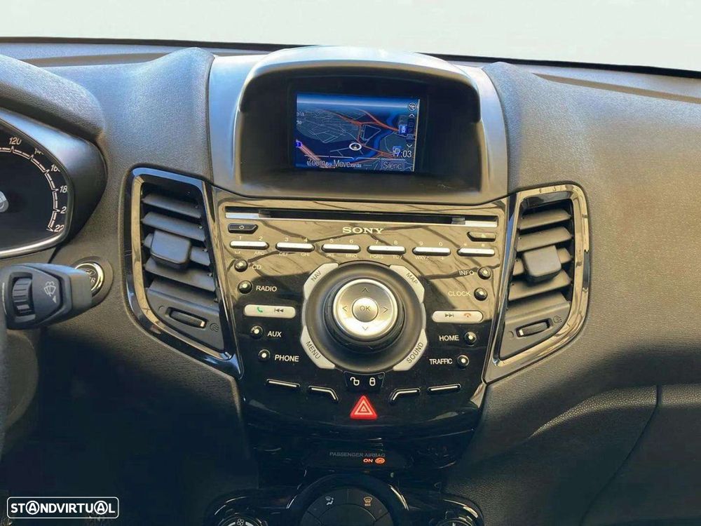 Ford Fiesta 1.0 EcoBoost Titanium - 14