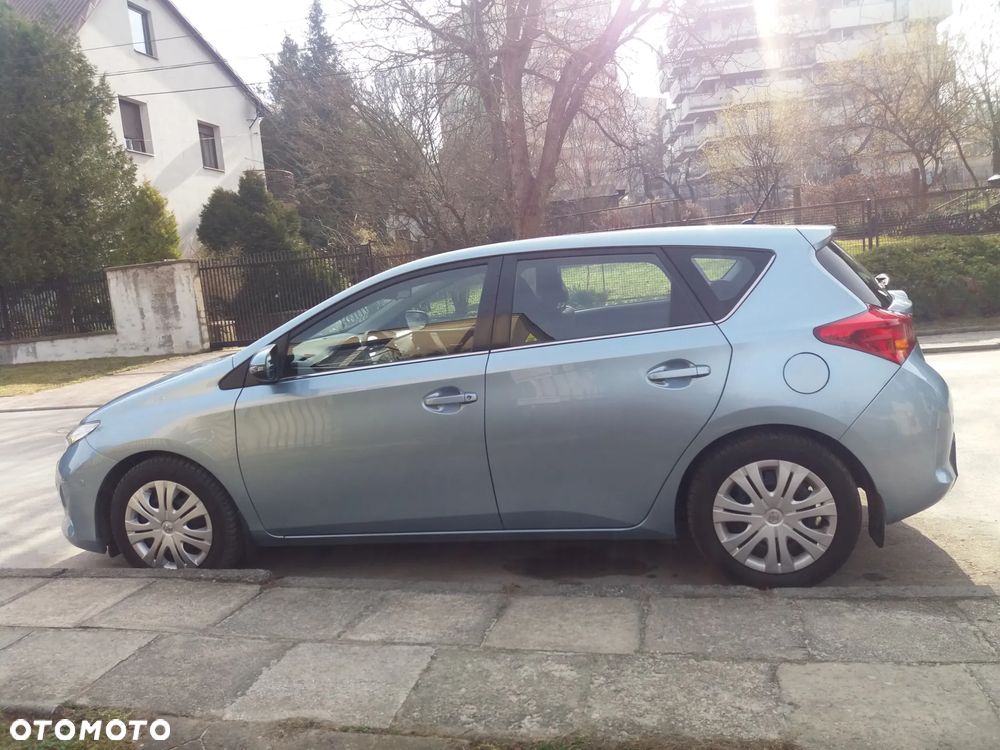 Toyota Auris 2.0 D-4D Dynamic - 3