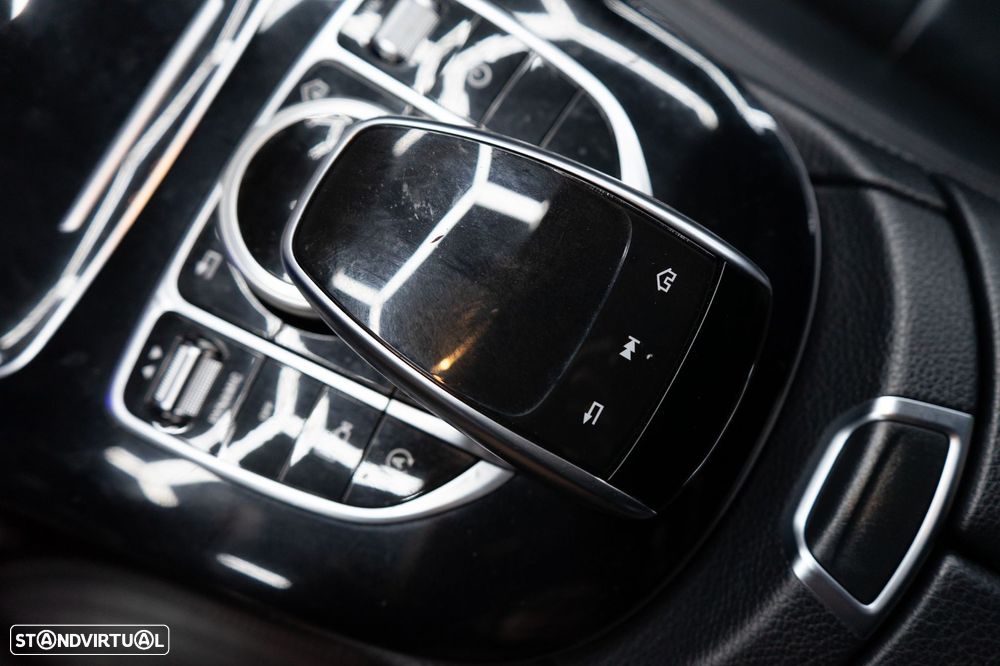 Mercedes-Benz E 220 d 9G-TRONIC AMG Line - 31