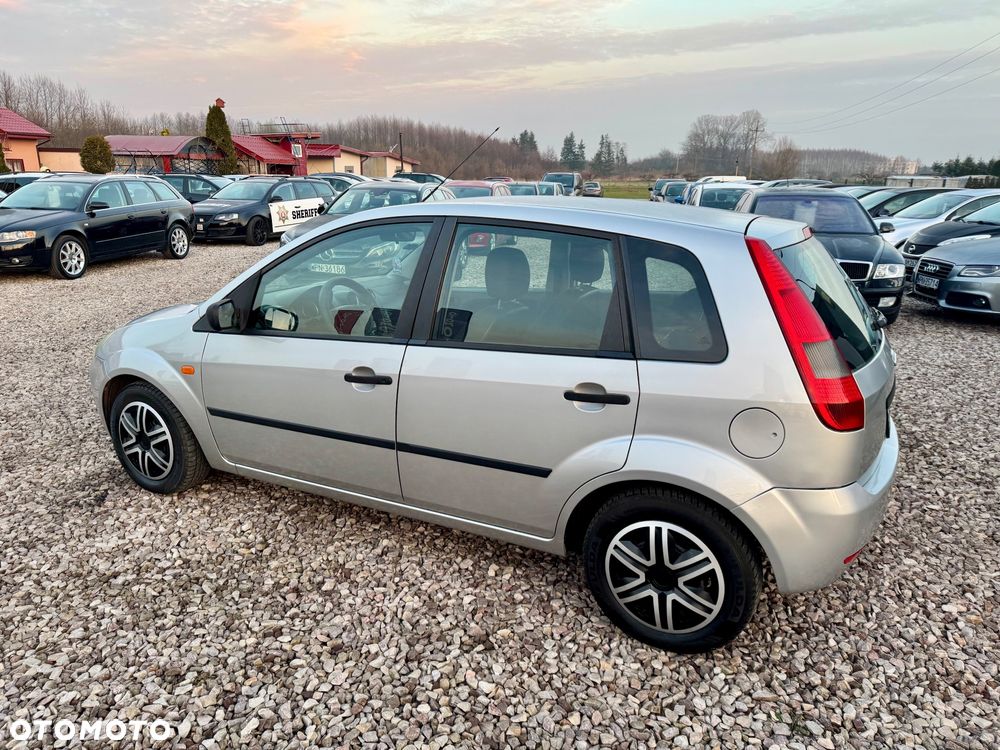 Ford Fiesta - 12