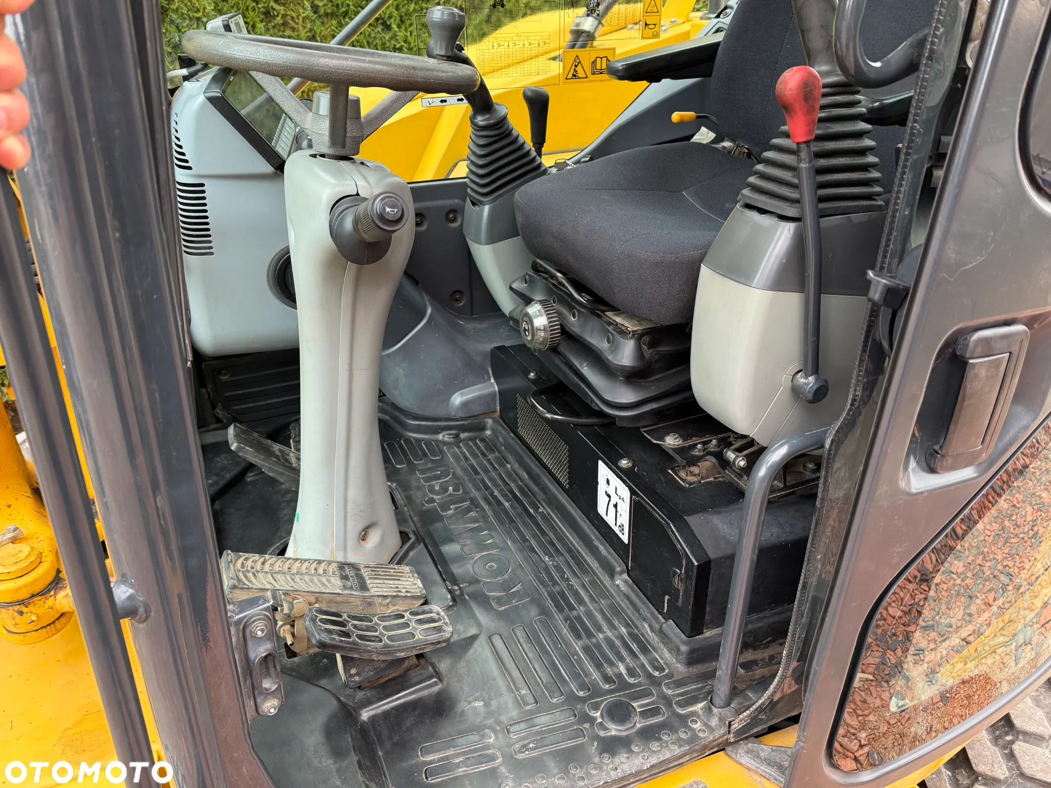 Komatsu PW 98MR-8 - 14