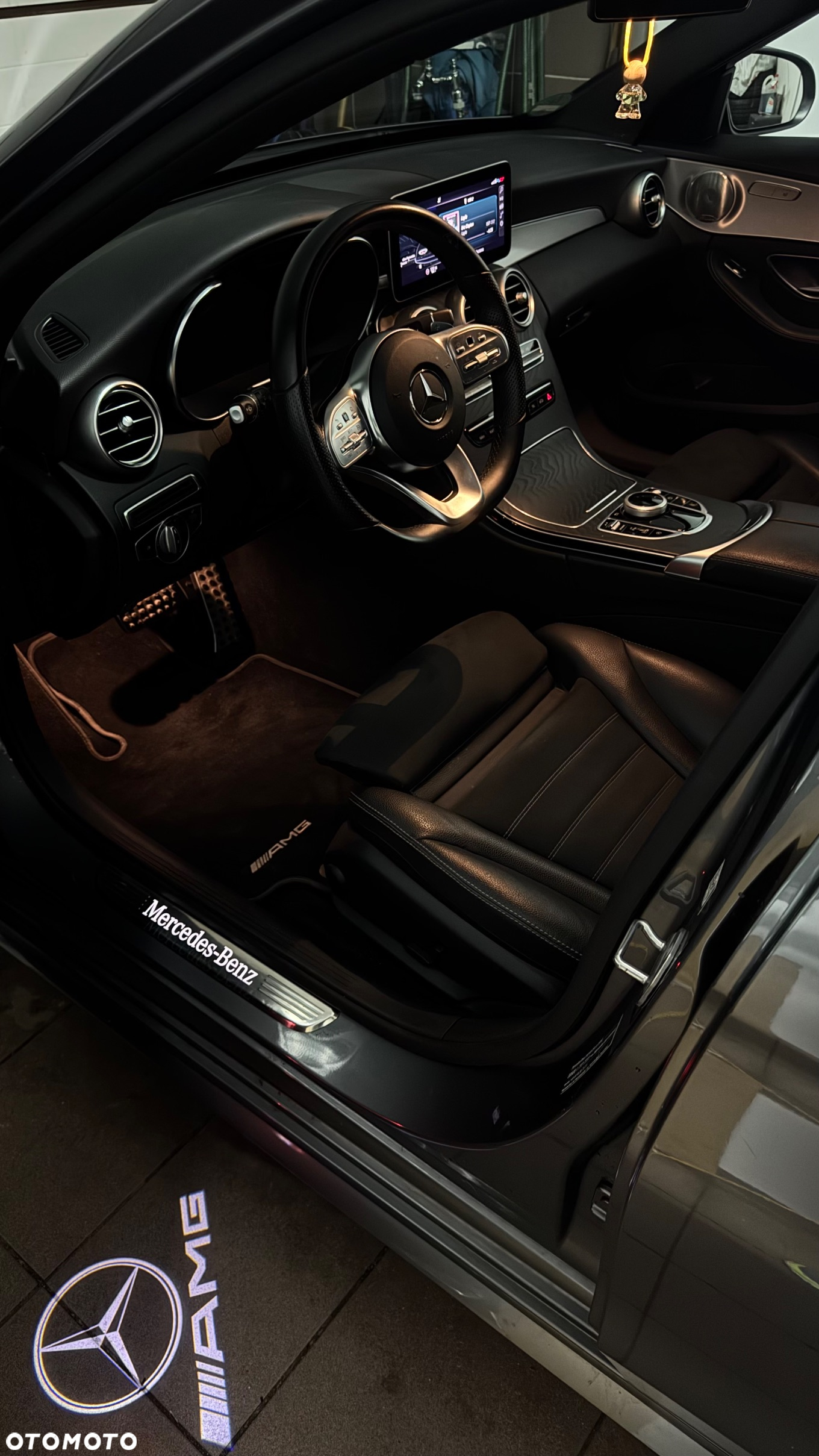Mercedes-Benz Klasa C 220 d 4Matic T 9G-TRONIC AMG Line - 22