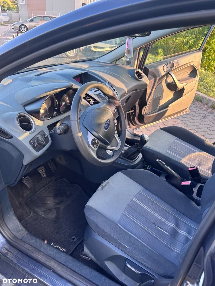 Ford Fiesta - 10